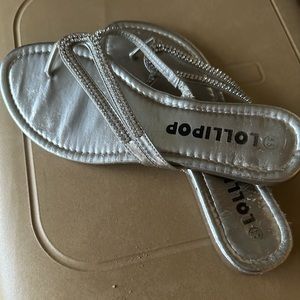 Lollipop diamond design flip flops